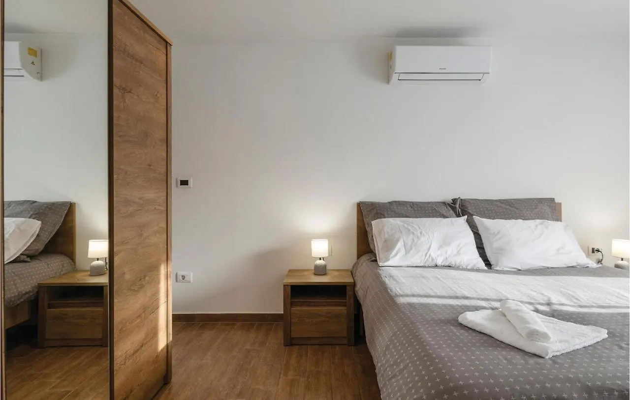 Semesterbostad 3 Bedroom Awesome Home In Medulin