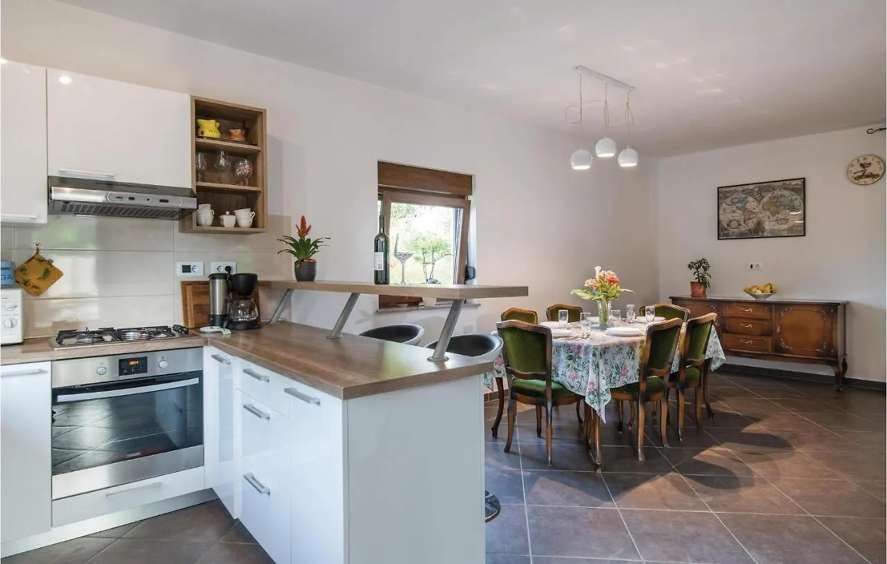 3 Bedroom Awesome Home In Medulin