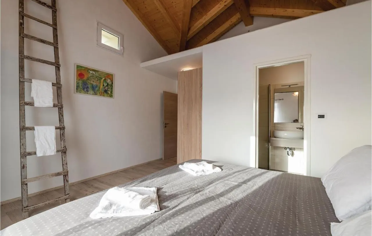 3 Bedroom Awesome Home In Medulin Holiday home