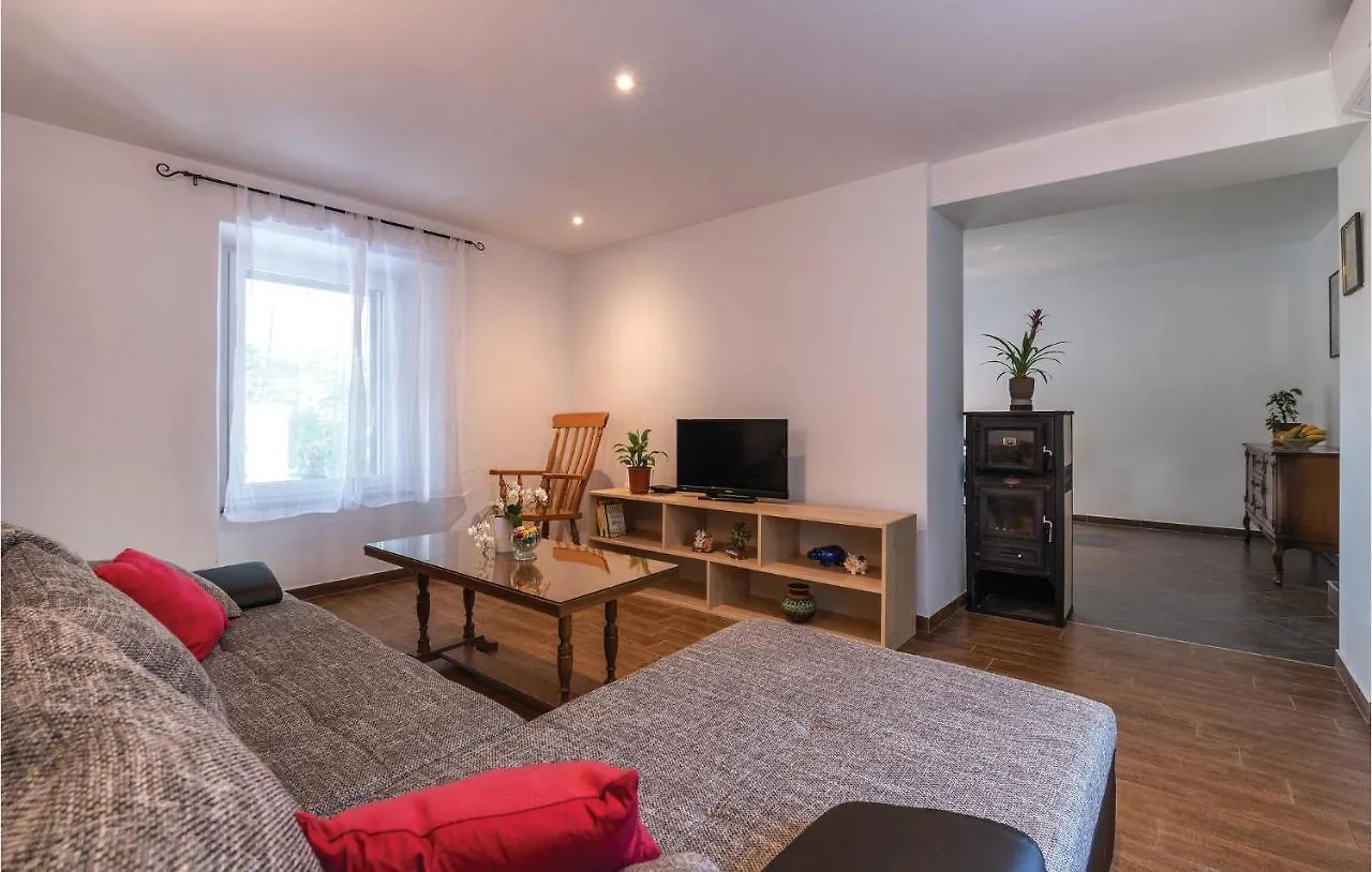 3 Bedroom Awesome Home In Medulin Croatia