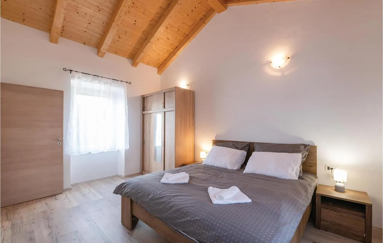 3 Bedroom Awesome Home In Medulin Holiday home